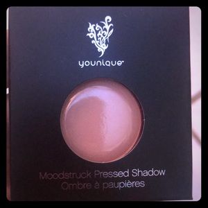 Younique Pressed Powder Discreet